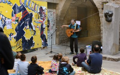 Actuació de l’espectacle infantil Contes i Cançons a càrrec d’en David Joglar